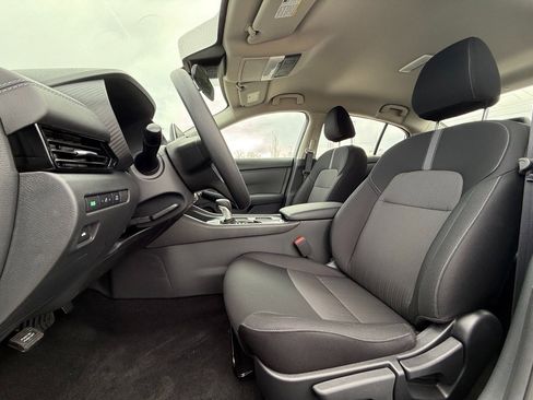 Certified 2025 Nissan Sentra SV image 18