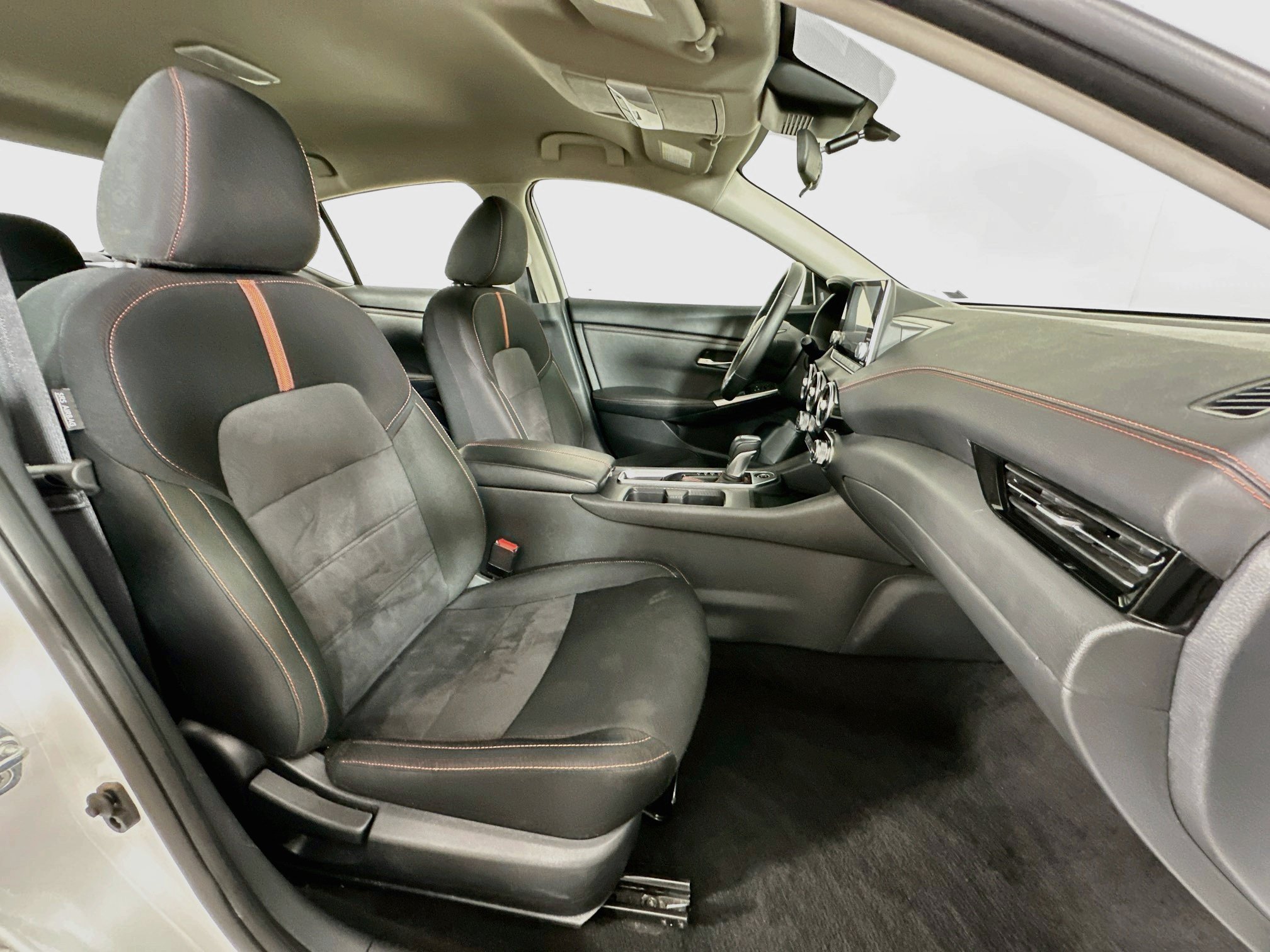 Used 2025 Nissan Sentra SR FWD image 29