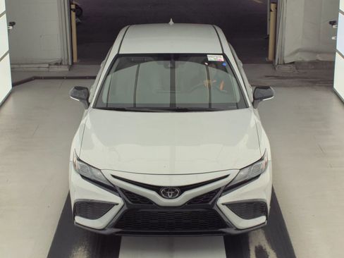 Used 2023 Toyota Camry SE image 2