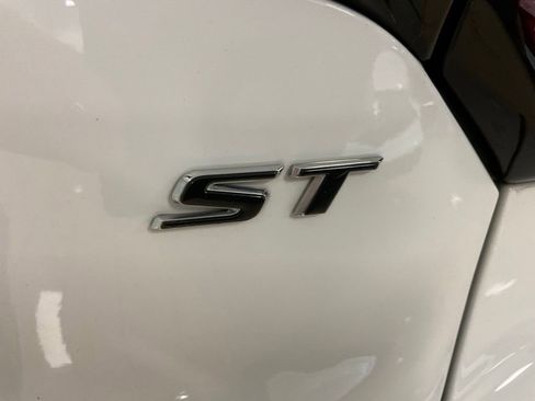 Used 2024 Buick Encore GX Sport Touring FWD image 21