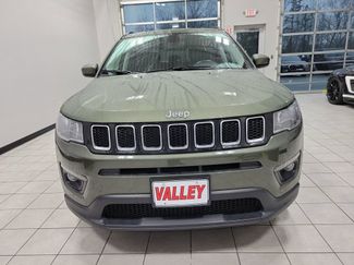 Used 2019 Jeep Compass Latitude video 2