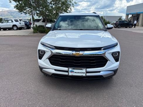 Certified 2025 Chevrolet TrailBlazer LT w/ Convenience Package FWD image 2