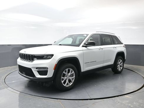 Used 2022 Jeep Grand Cherokee Limited AWD/4WD image 10