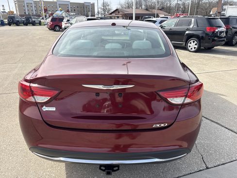 Used 2016 Chrysler 200 Limited w/ Convenience Group image 4