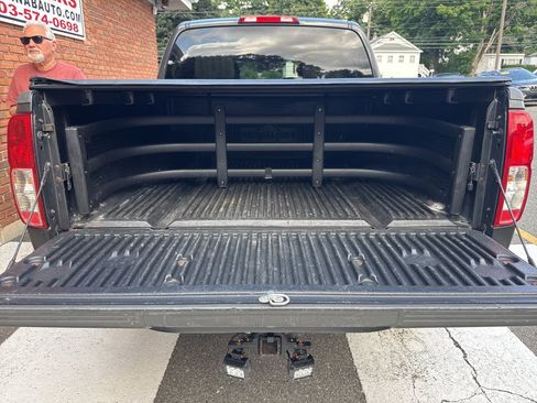 Used 2012 Nissan Frontier SV AWD/4WD image 37
