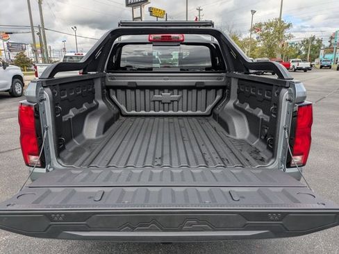 New 2025 Chevrolet Colorado ZR2 w/ Midnight Edition image 17