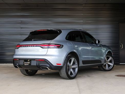 Certified 2023 Porsche Macan AWD/4WD image 7