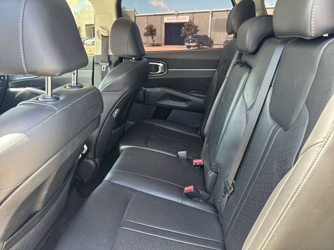 Used 2023 Kia Sorento S FWD image 29