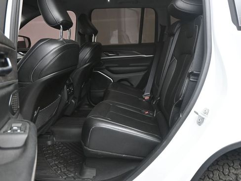 Used 2022 Jeep Grand Cherokee Limited w/ Trailer Tow Prep Group (B) image 13