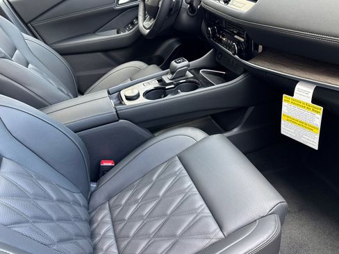 New 2026 Nissan Rogue Platinum w/ Platinum Premium Package image 13