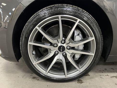 Used 2025 Genesis G70 2.5T image 14