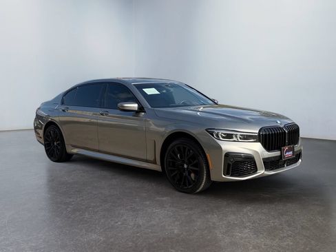 Used 2021 BMW 750i xDrive w/ Executive Package AWD/4WD image 3