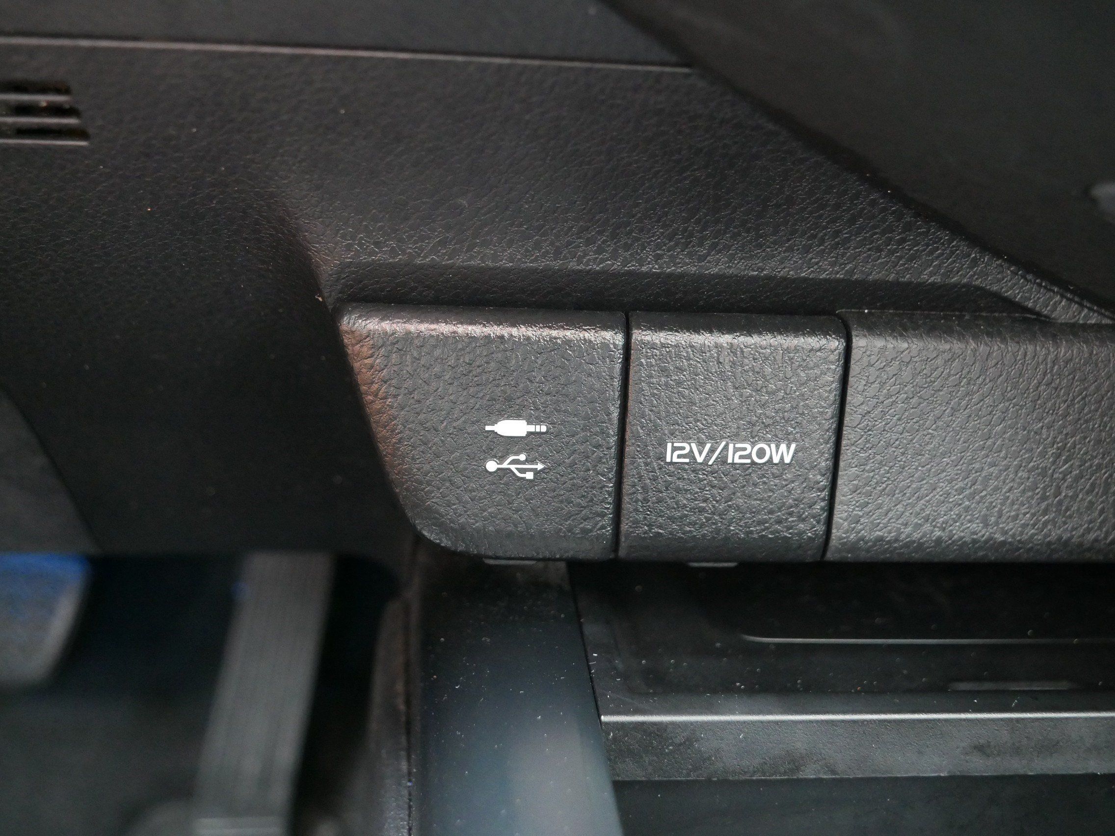 Used 2019 Toyota Camry XSE FWD image 33
