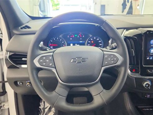 Used 2023 Chevrolet Traverse RS FWD image 34