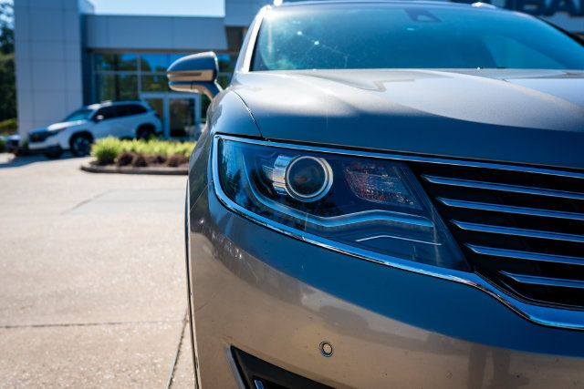 Used 2016 Lincoln MKX Reserve w/ Technology Package FWD image 20