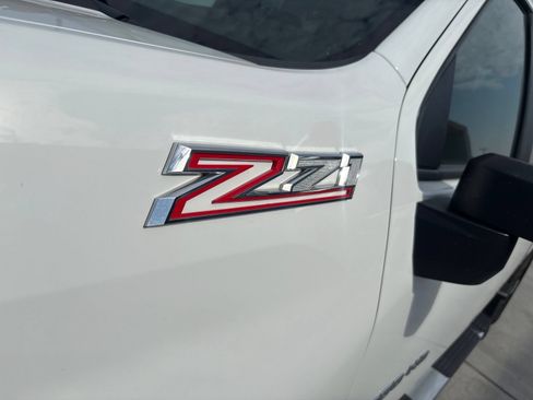 Used 2025 Chevrolet Silverado 2500 LT AWD/4WD image 5