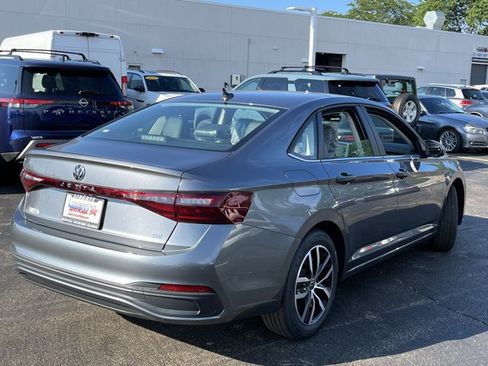 New 2026 Volkswagen Jetta SE FWD image 5