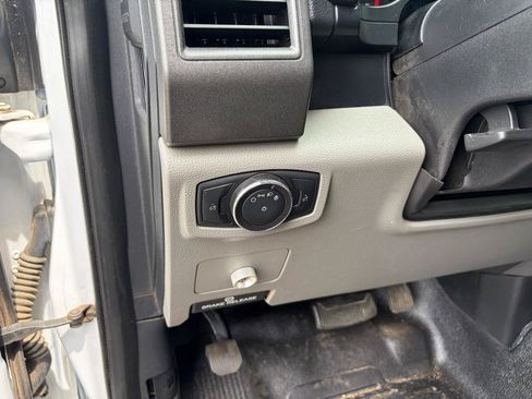 Used 2020 Ford F550 4x4 Regular Cab Super Duty image 23