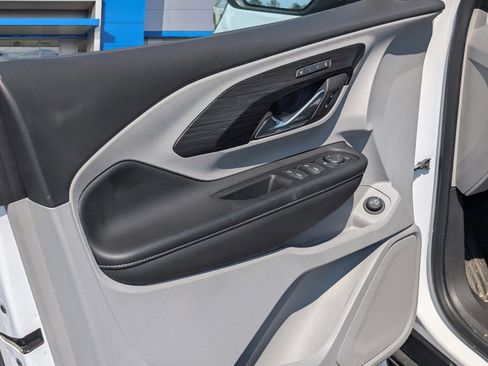 Used 2023 GMC Terrain SLT image 15