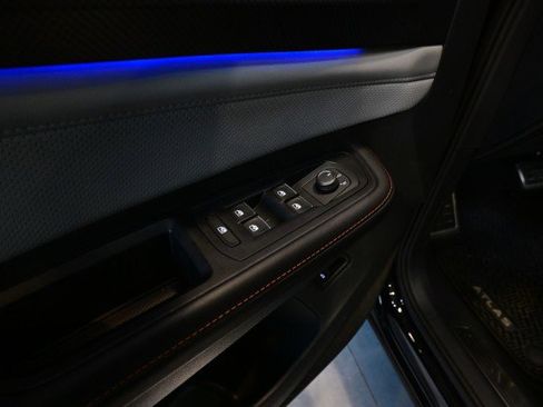 Used 2024 Volkswagen Atlas Peak Edition SE image 16