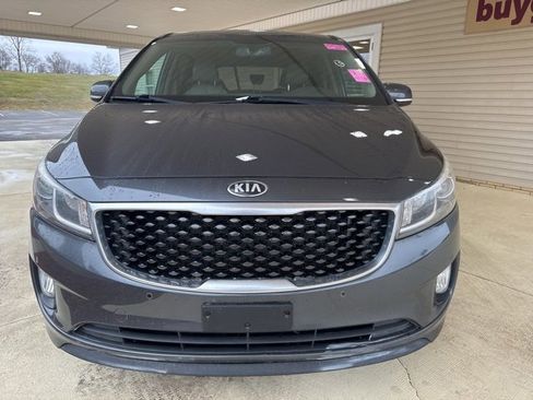 Used 2017 Kia Sedona EX image 3