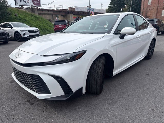 Used 2026 Toyota Camry SE FWD image 5