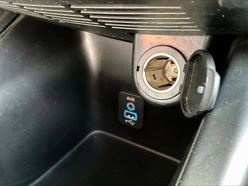Used 2020 Dodge Journey SE w/ SE Popular Equipment Group FWD image 11