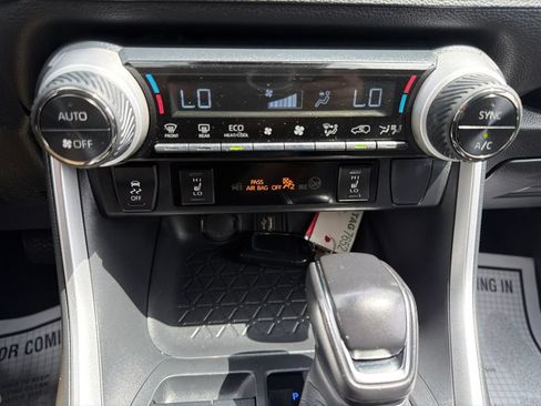 Used 2025 Toyota RAV4 SE AWD/4WD image 29
