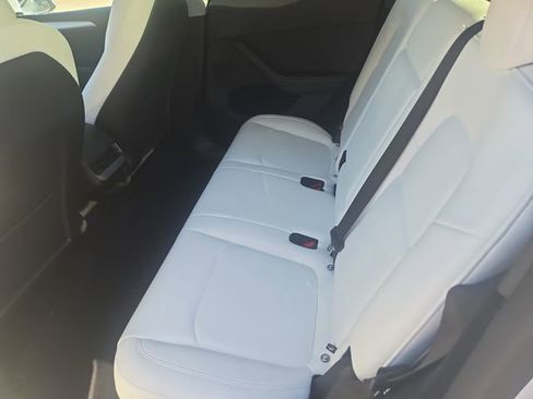 Used 2025 Tesla Model Y Long Range image 35
