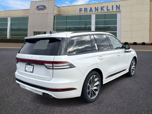 New 2026 Lincoln Aviator 2WD w/ Jet Appearance Package image 7