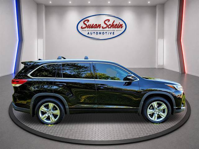 Used 2018 Toyota Highlander Limited FWD image 3