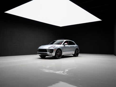 Used 2016 Porsche Macan Turbo AWD/4WD image 82