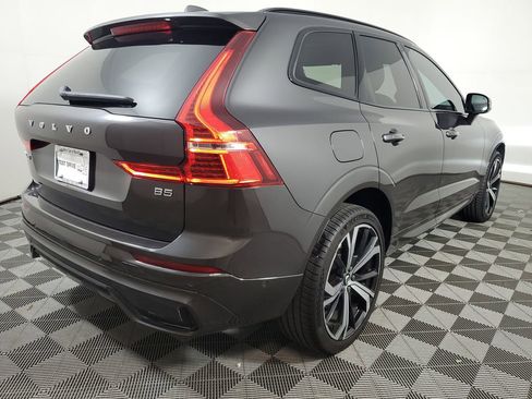 Used 2023 Volvo XC60 B5 Ultimate FWD image 8