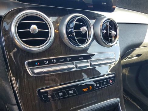Used 2020 Mercedes-Benz GLC 300 image 21