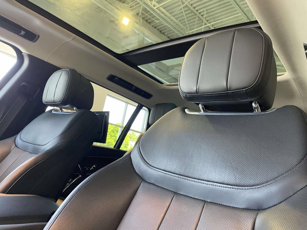 Certified 2023 Land Rover Range Rover Long Wheelbase Autobiography AWD/4WD image 15
