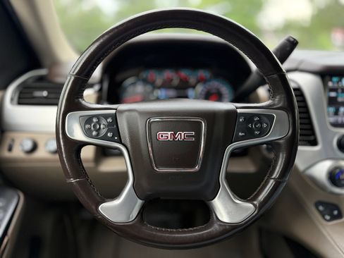 Used 2020 GMC Yukon XL SLT w/ Open Road Package AWD/4WD image 25