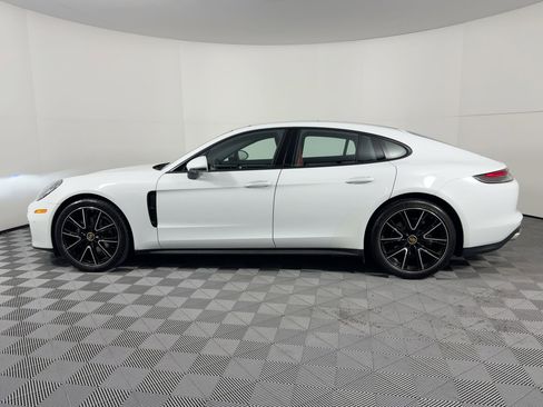 Certified 2022 Porsche Panamera image 2