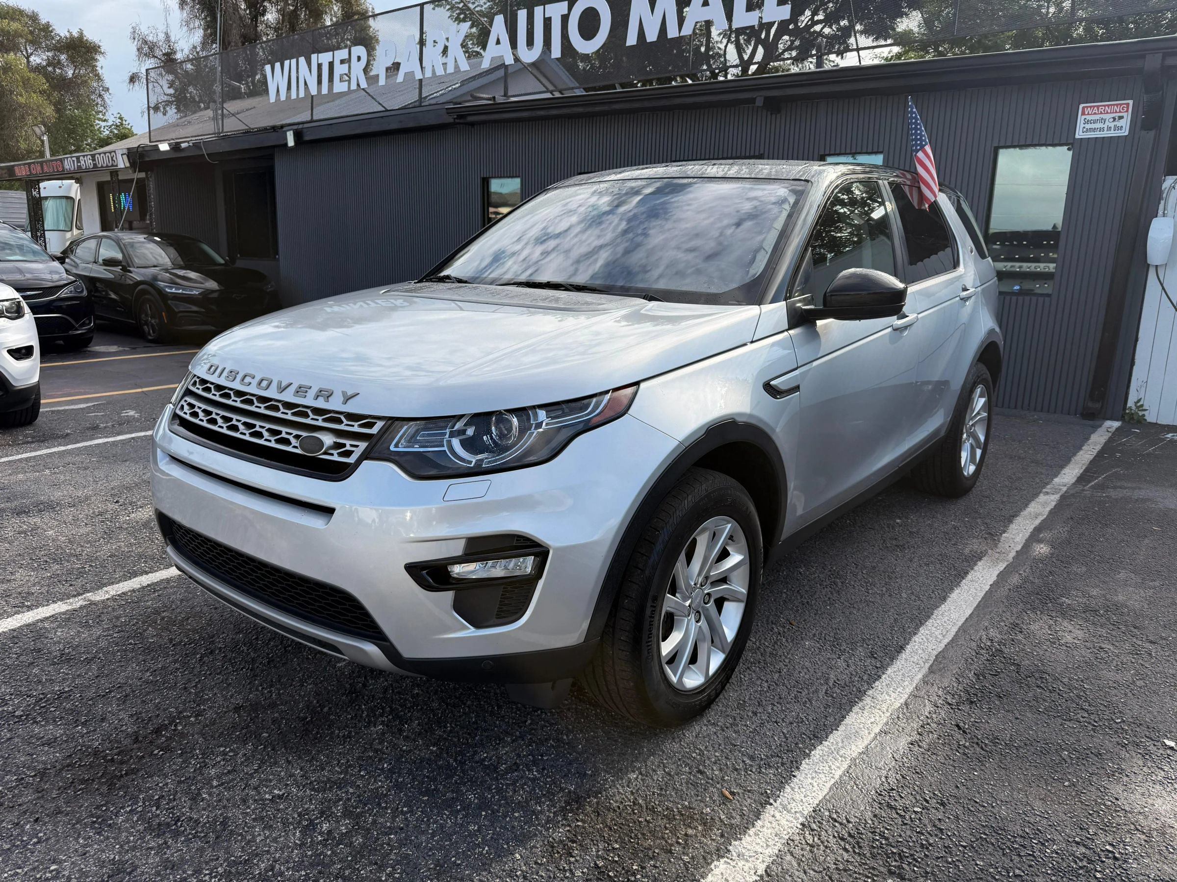 Used 2018 Land Rover Discovery Sport HSE AWD/4WD image 1