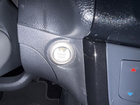 Used 2016 Nissan Sentra SL image 34