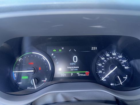 Used 2025 Toyota Sienna XLE image 7