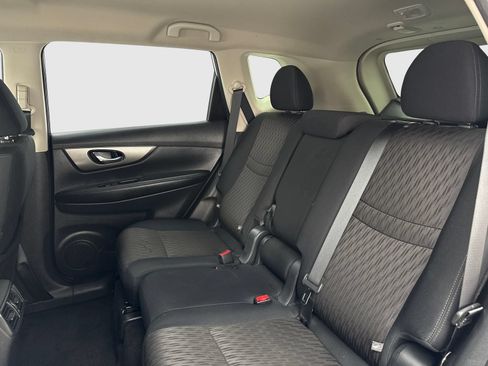 Used 2019 Nissan Rogue S w/ Special Edition Package FWD image 35