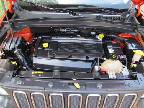Used 2015 Jeep Renegade Latitude AWD/4WD image 52