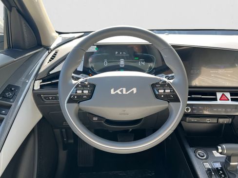 New 2025 Kia Niro EX image 13