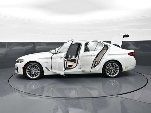 Used 2023 BMW 530e xDrive w/ Executive Package AWD/4WD image 36