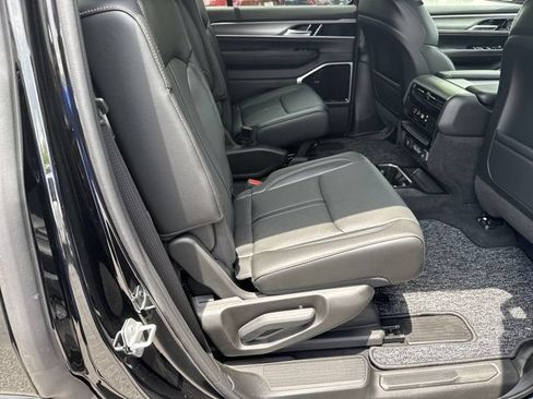 New 2026 Jeep Grand Wagoneer 4WD image 16