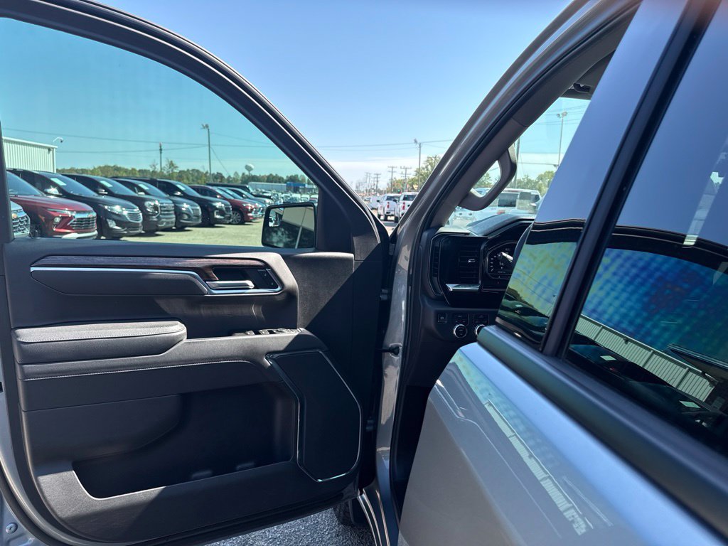 Used 2025 GMC Sierra 1500 Elevation AWD/4WD image 17
