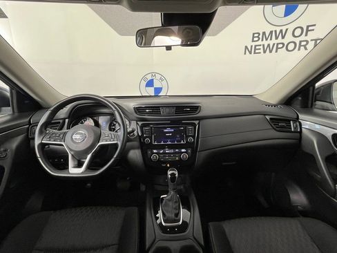 Used 2020 Nissan Rogue SV image 12