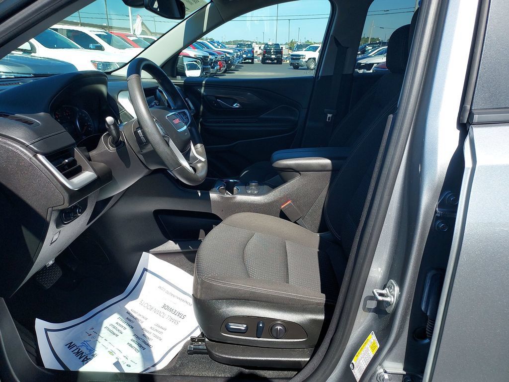 Used 2024 GMC Terrain SLE w/ Driver Convenience Package AWD/4WD image 13