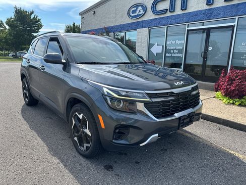 Used 2024 Kia Seltos EX AWD/4WD image 2