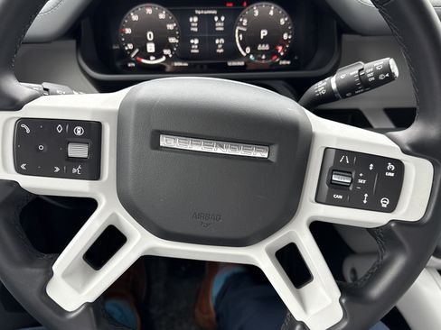 Used 2025 Land Rover Defender 110 S image 13